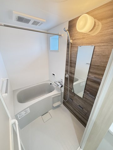 ピレーネ一津屋 の浴室
