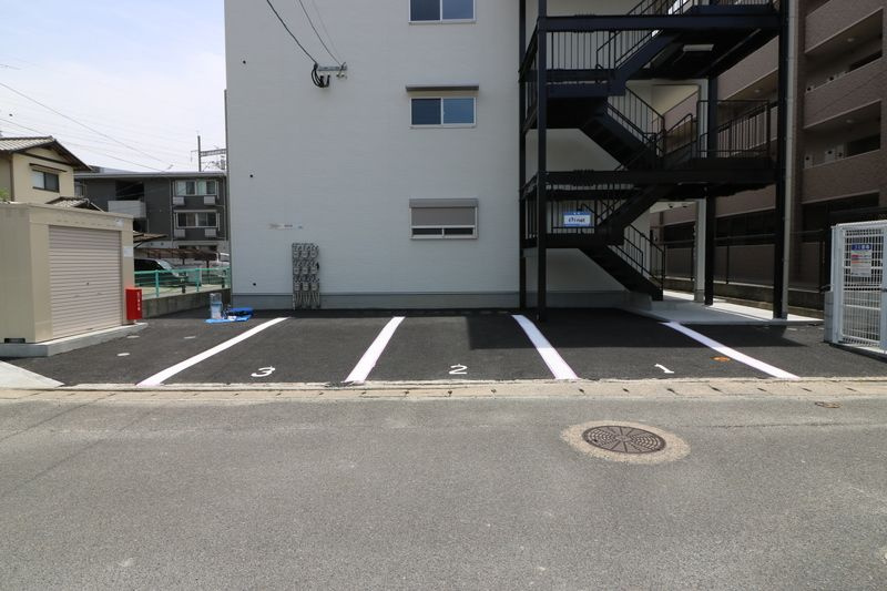 アシスト博多南の駐車場