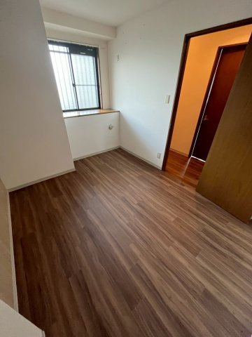 ボヌール宝塚の洋室