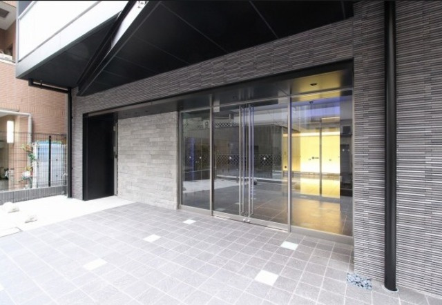 港区芝浦１丁目の賃貸マンションのエントランス