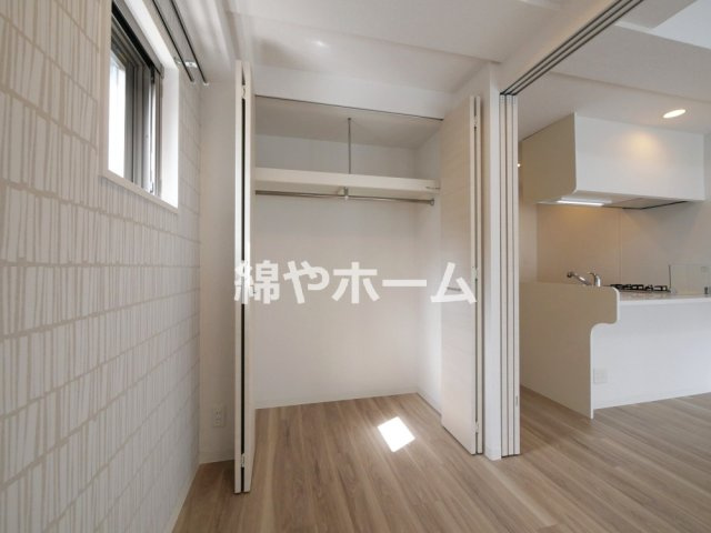 プレサンス難波クチュール の収納|こまごまとしたものを収納できそうですね