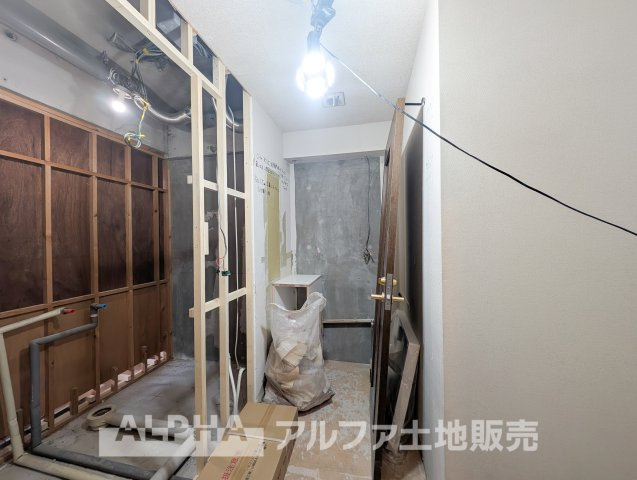 マージュ高幡不動のランドリースペース|【Laundry space】
◆ランドリースペース◆広々した空間で雨の日でも十分に洗濯物を乾かすことが出来ます。バスルームには浴室換気乾燥機も付いているので重宝しますね。
