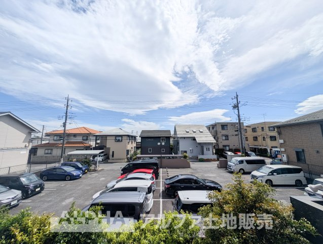 マージュ高幡不動の展望|【Blue sky】
◆青空に包まれて◆ベランダから望む紺碧の空。外を眺め時を忘れるなんて、ひさしかたぶりだろうか。こんなにも広く美しい情景が我が家にも広がっているなんて。こんな時間を大切にしたい。