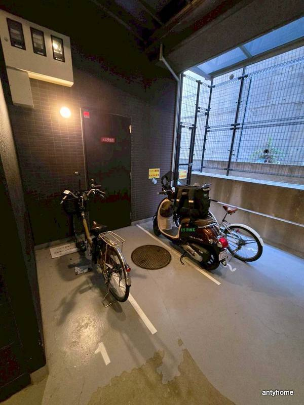 アビエール松屋町　仲介手数料無料の駐車場