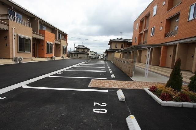 サクセスロード　Ｂの駐車場