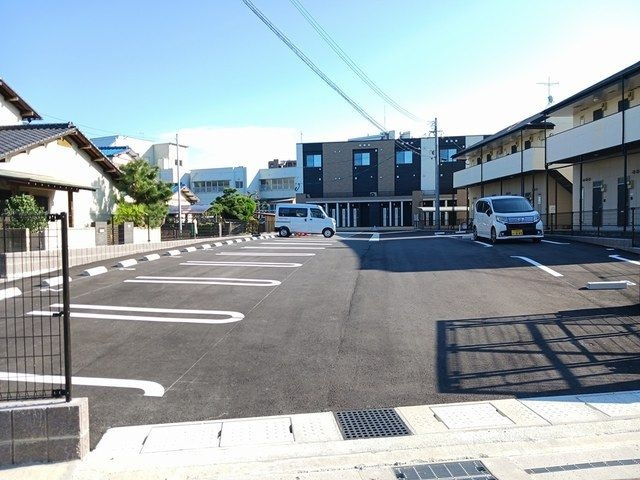 ネオ・ブライト那珂Ⅲの駐車場