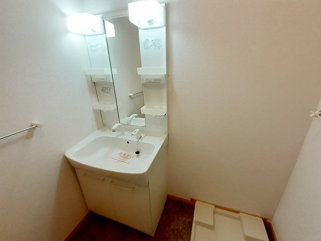 アイリー　ブルーの洗面所|コンパクトで使いやすい洗面所