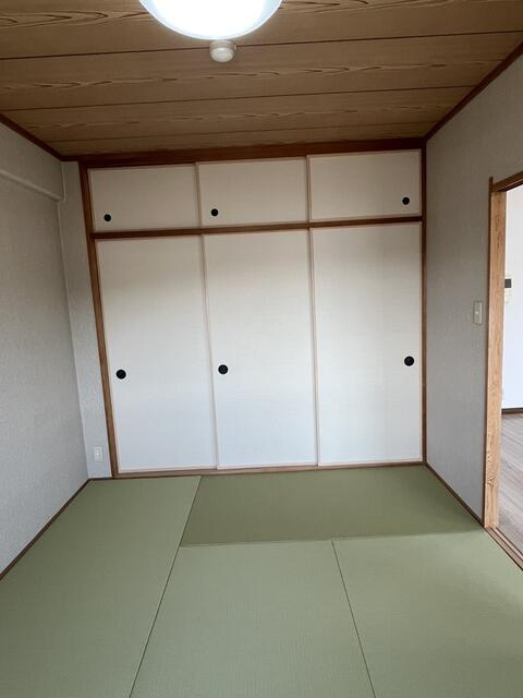 サーパス高須二番館の収納