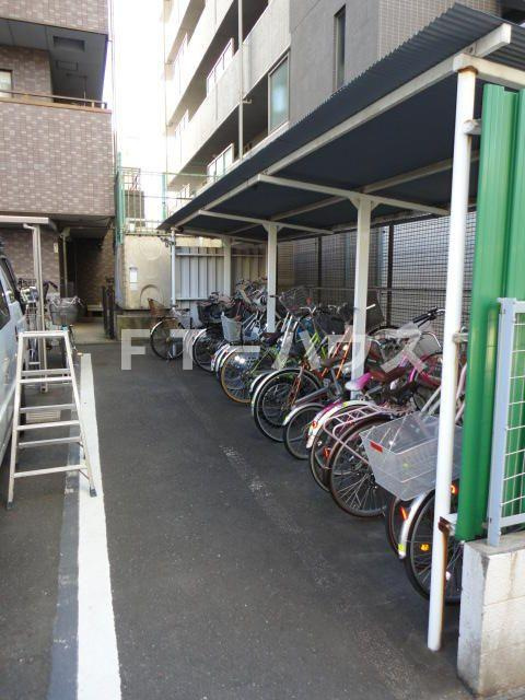ソレーユ西船橋の駐車場