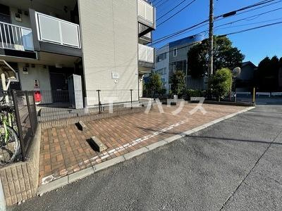 レオパレスエクセルアークの駐車場|画像9