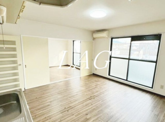 【居間・リビング】 | メゾンカドリーユ | 洋室のお部屋です。