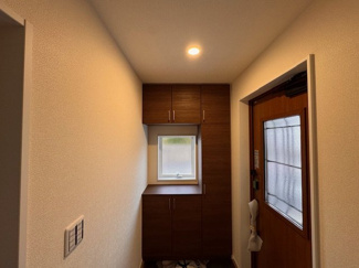 【玄関】 |  LiveleGarden瀬戸市山の田町全３棟 | 今すぐのご案内可能です！→  0120-336-922　までお気軽にお問い合わせください。