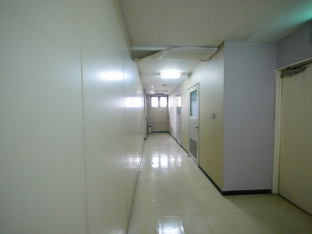 奥田ビルの内装