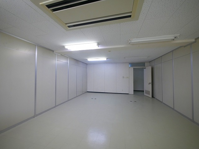 奥田ビルの内装