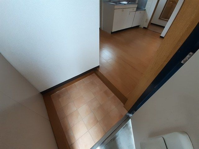 サンビレッヂの玄関
