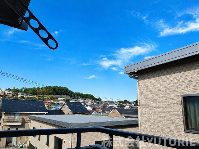 町田市広袴　令和３年リノベ戸建５LDK２台Ｐの展望|お隣との距離も、ほどよくあるため見通しも良いです。