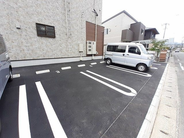 ルーチェットの駐車場