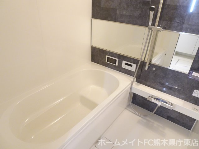 セレブ琴平の浴室