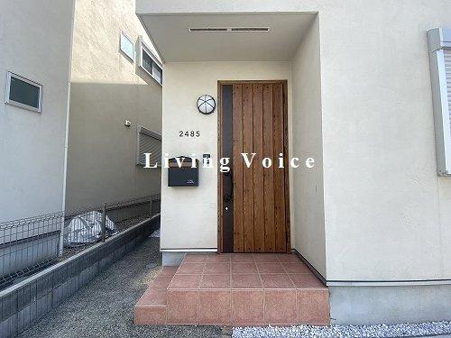 【エントランス】 | 【仲介手数料０円】茅ヶ崎市松が丘2丁目　中古一戸建て | 【仲介手数料０円】茅ヶ崎市松が丘2丁目　中古一戸建て