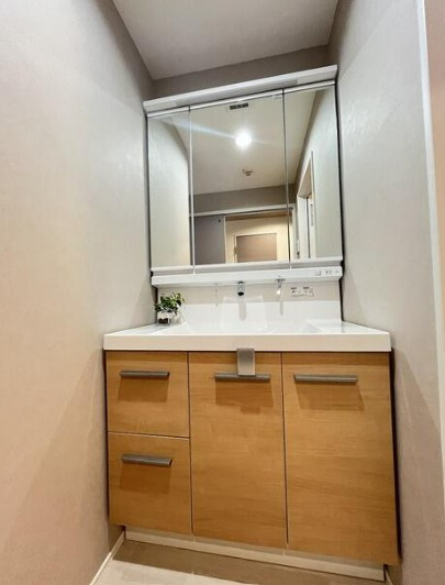 【中古マンション】ルミナス鶴ヶ島の独立洗面台|朝の身支度に欠かせない洗面台です！新品！
