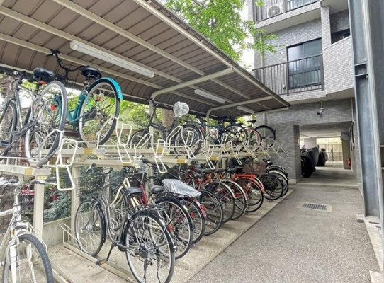 【中古マンション】ルミナス鶴ヶ島の駐輪場