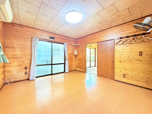 取手市双葉中古物件の居間・リビング