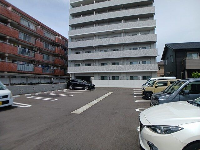 ＦＬレジデンス１の駐車場
