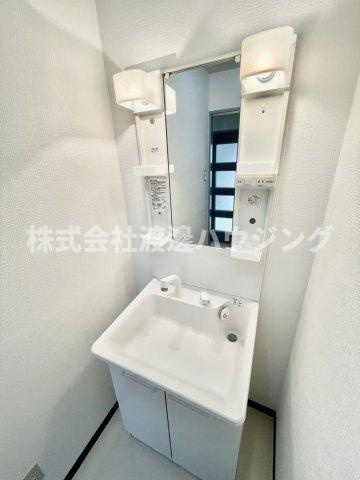 シャトラン香里園の洗面所