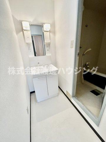シャトラン香里園の洗面所