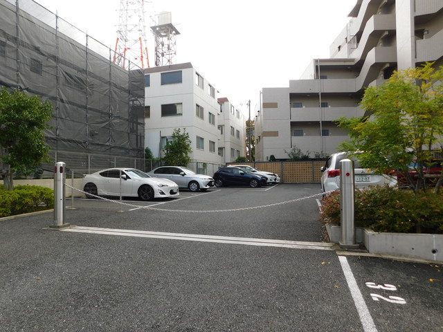 アグレアーブルの駐車場