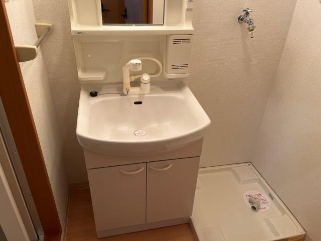 加古川市平岡町西谷のアパートの洗面所|洗髪洗面化粧台