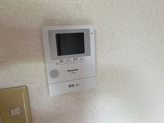 加古川市平岡町西谷のアパートの内装|カメラ付インターホン