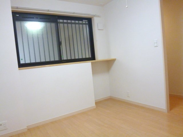 加古川市野口町坂元北２丁目の賃貸マンションの内装|洋室