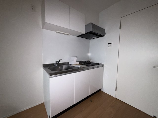 キッチンにも収納がたっぷりあって便利です♪
