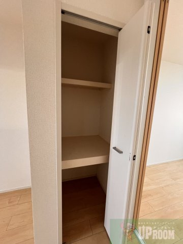 メゾン　アンソレイエの収納