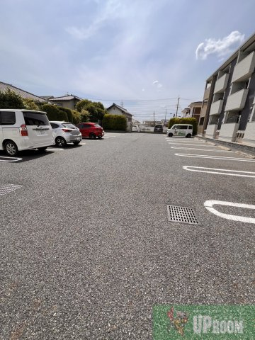 メゾン　アンソレイエの駐車場