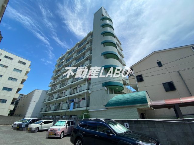 ビバリーヒルズ泉尾の外観