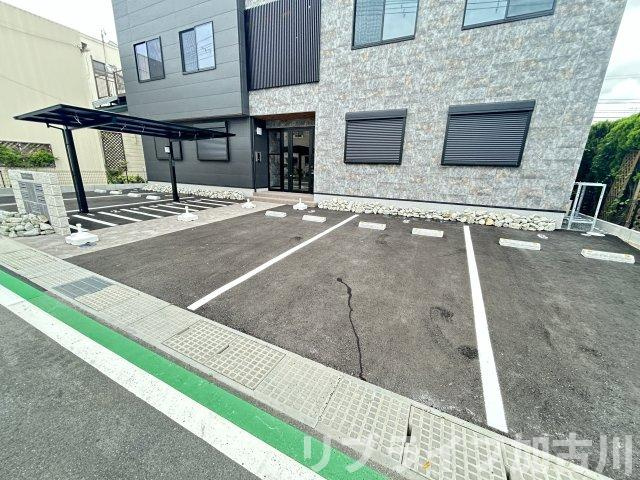 KENTO　SUEHIROの駐車場