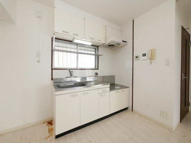 大阪市浪速区塩草２丁目の賃貸マンションのキッチン