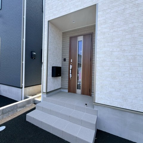 クレイドルガーデン松山市立花 第1の玄関