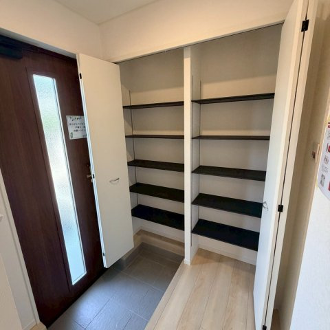 クレイドルガーデン松山市立花 第1の収納