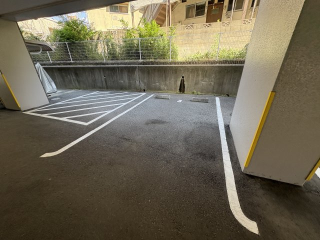 ドミール・シモハタの駐車場