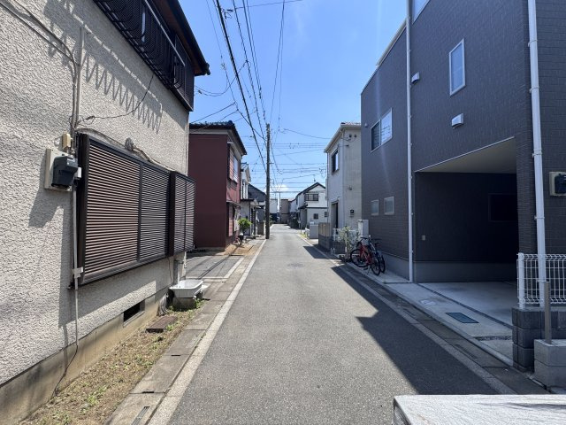 三郷彦川戸の前面道路含む現地写真|東側前面道路