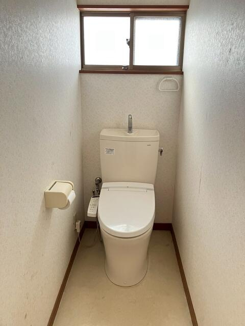 宇都宮市さつき３丁目　5DK　中古住宅のトイレ