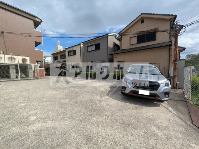 ドリームスクエアの駐車場|ドリームスクエア（河内国分駅・バストイレ別）　給湯設備