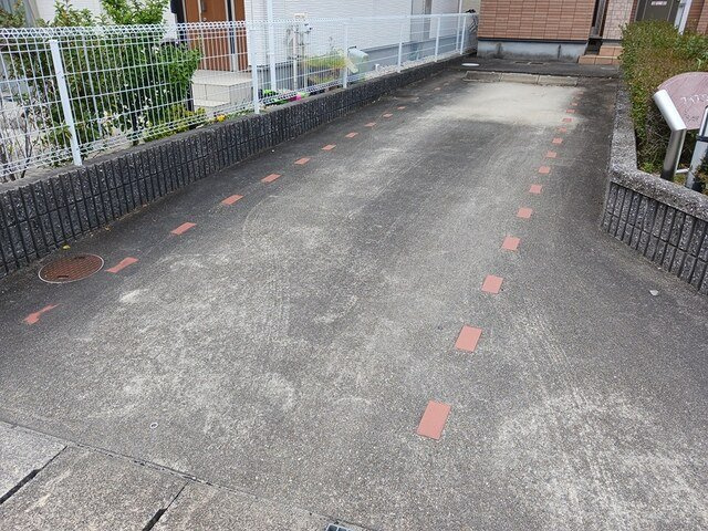 ケイズワン向台の駐車場
