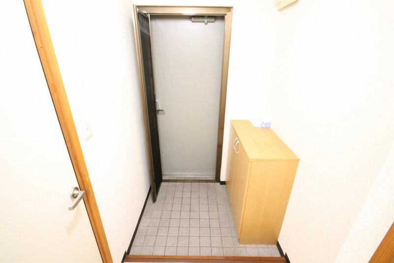社ハイツの玄関