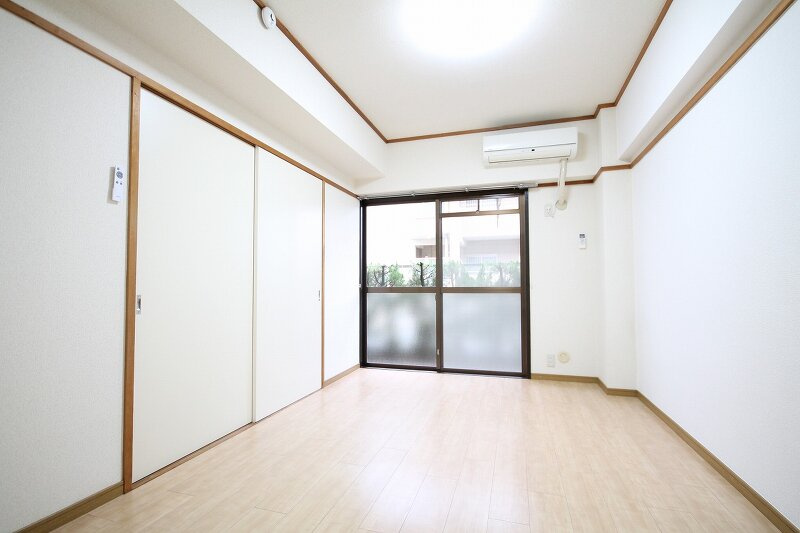 社ハイツの内装