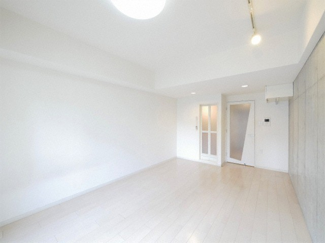 大阪市淀川区十三東２丁目の賃貸マンションの居間・リビング
