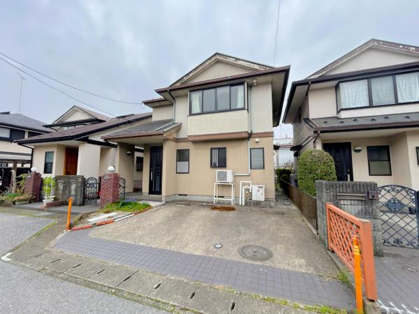 宇都宮市江曽島町の中古一戸建の前面道路含む現地写真